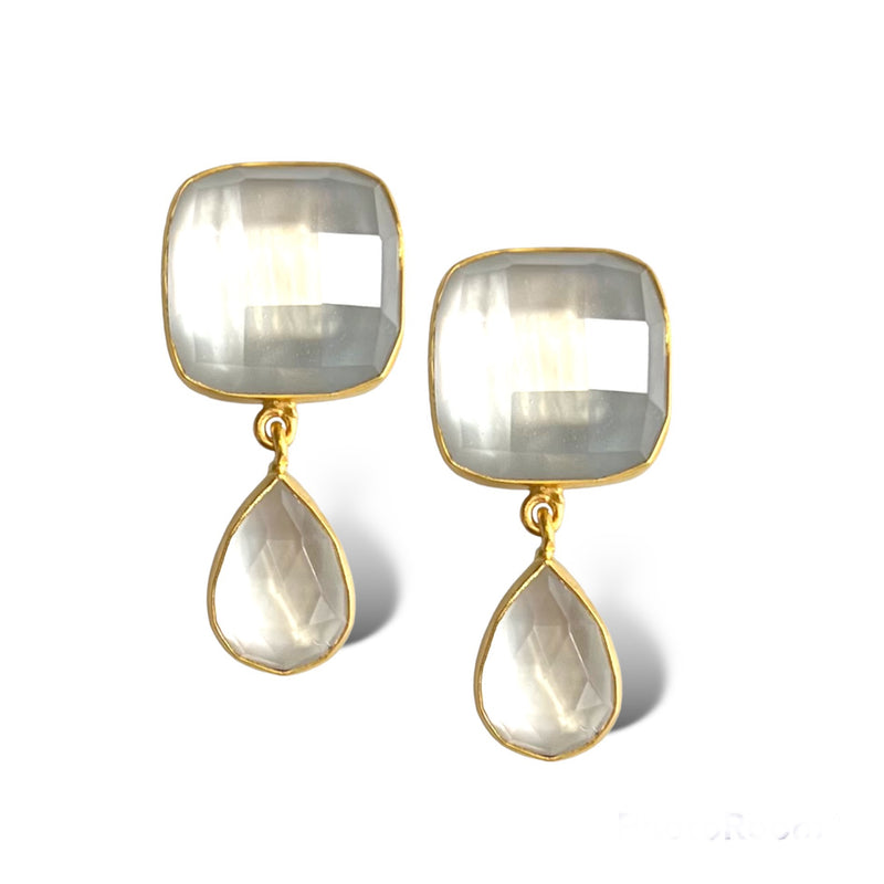 Snow Drop Pearl Earring